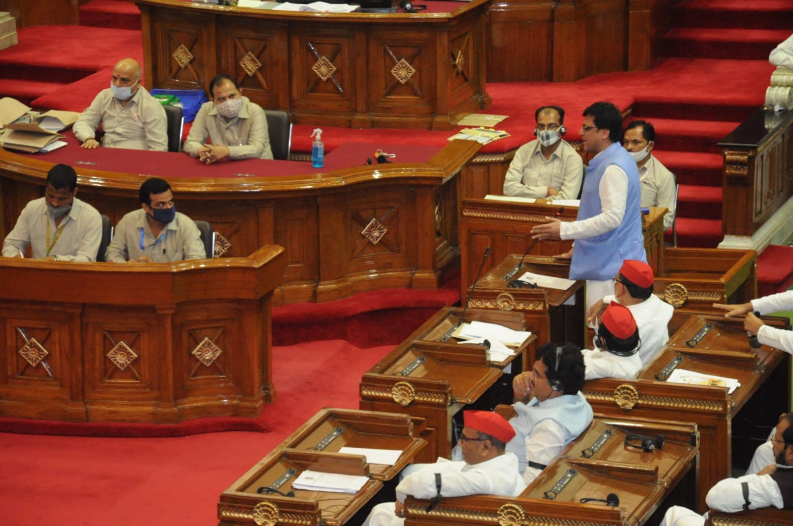 UP: डिप्टी स्पीकर के इलेक्शन में BJP विधायकों की क्रॉस वोटिंग, चुनाव से पहले सीएम योगी के लिए कितना मुश्किल?