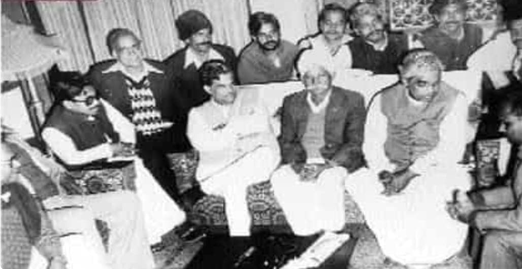Atal Bihari Vajpayee: जब उदास होकर अटल जी बोले- बरेली ने दागदार कर दिया मेरा दामन, बेहद दिलचस्प है वजह Atal Bihari Vajpayee: जब उदास होकर अटल जी बोले- बरेली ने दागदार कर दिया मेरा दामन, बेहद दिलचस्प है वजह