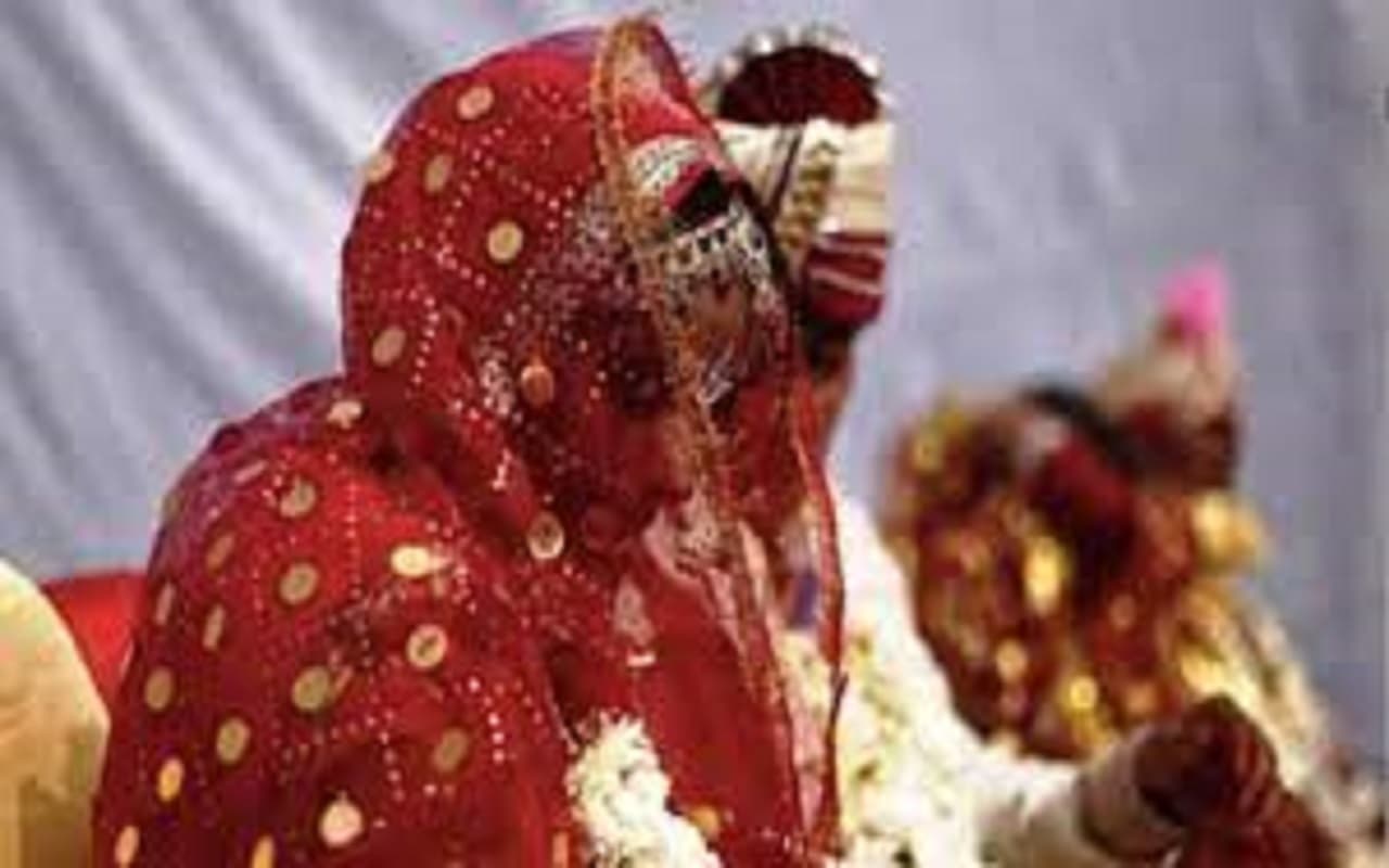 झारखंड: 8वीं की छात्रा का करा रहे थे बाल विवाह, पंडित व पिता समेत 9 अरेस्ट, हरियाणा से आया था दूल्हा