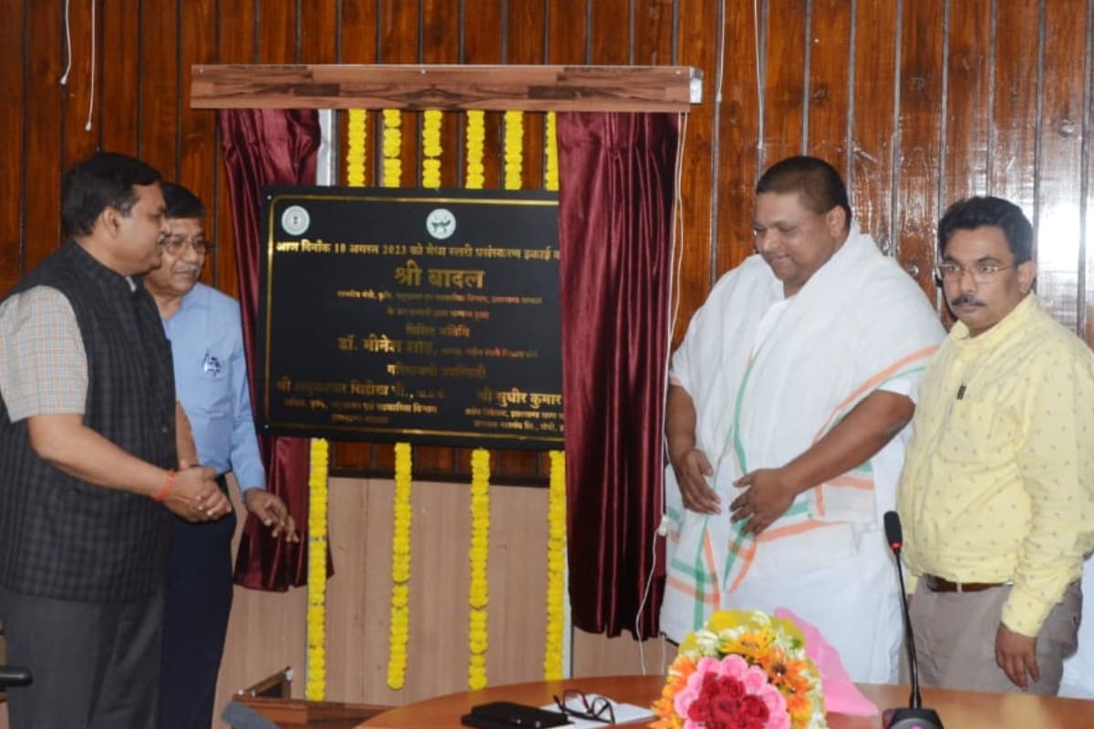 झारखंड: कृषि मंत्री बादल पत्रलेख ने मेधा स्लरी प्रसंस्करण यूनिट का किया उद्घाटन, बोले-किसानों की बढ़ानी है आय