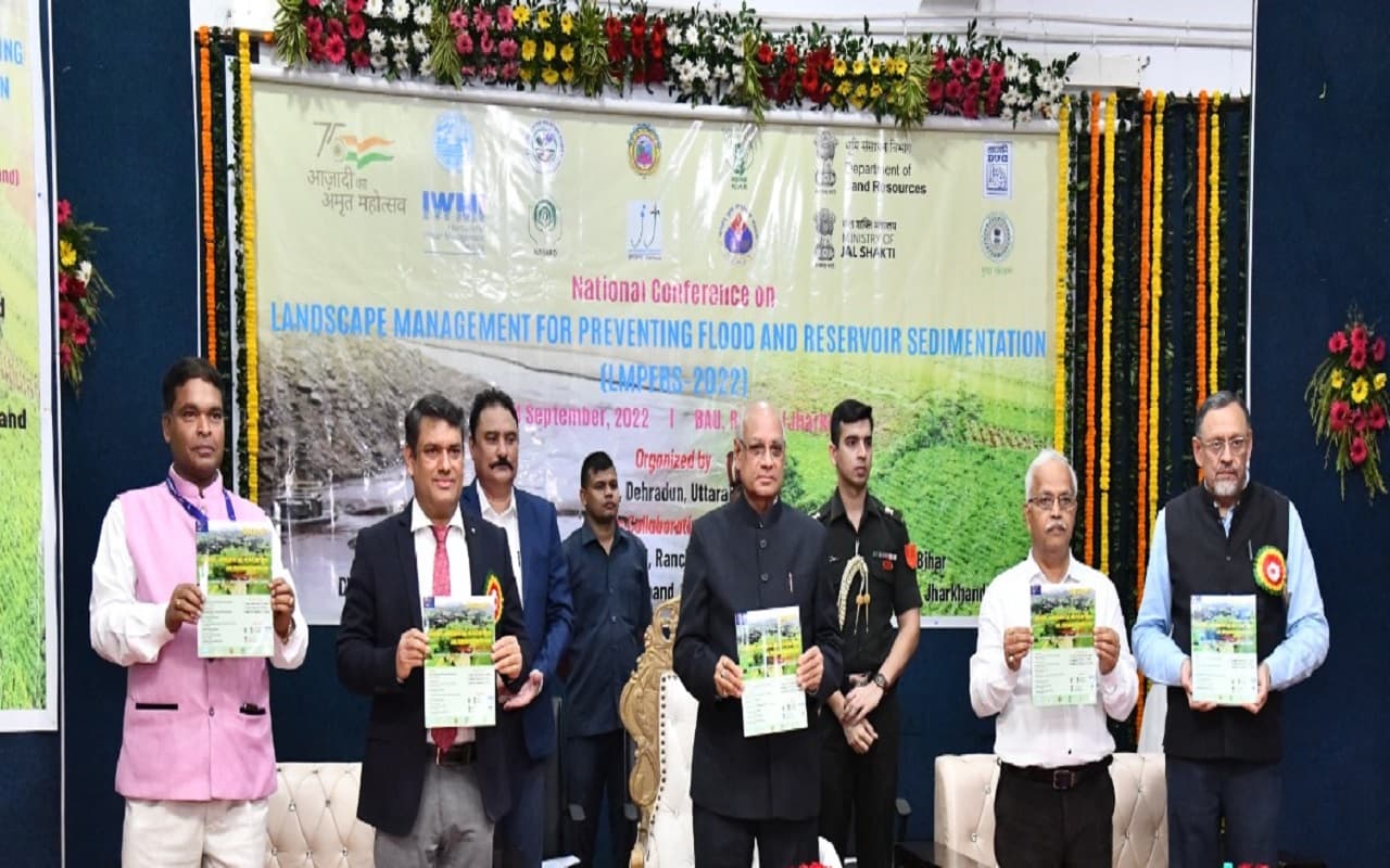 BAU में बोले राज्यपाल Ramesh Bais, बाढ़ चेतावनी प्रणाली करें दुरुस्त, मौसमी एवं सदाबहार नदियों को जोड़ें