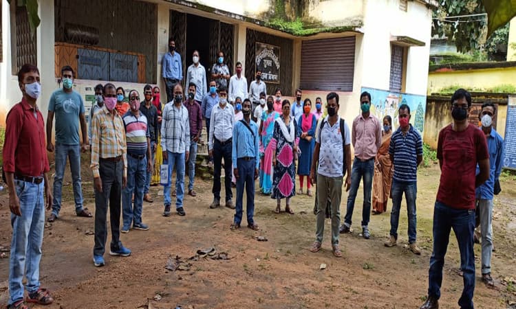 बीआरपी- सीआरपी ने एडीपीओ के खिलाफ खोला मोर्चा, कार्यालय में हंगामा और प्रदर्शन किया