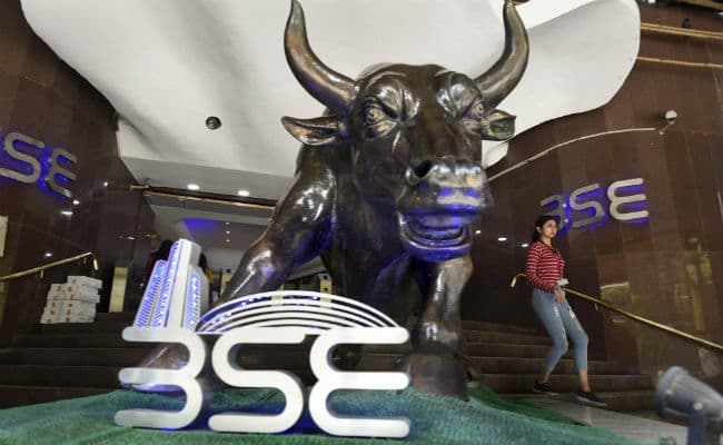 Share Market: दिसंबर महीने में करीब 8 प्रतिशत उछला सेंसेक्स, जानें 5 कारण जो बने शेयर बाजार के लिए ट्रिगर