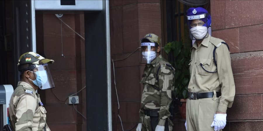Coronavirus: राज्यों की पुलिस और अर्धसैनिक बलों में कोरोना का कहर, 344 जवानों की मौत, 60 हजार से ज्यादा हुए संक्रमित