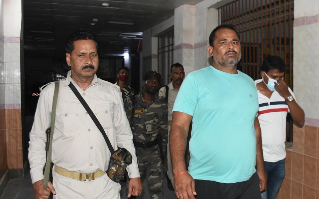 Money Laundering मामले में गिरफ्तार बच्चू यादव की आज कोर्ट में होगी पेशी, ED की रिमांड अवधि खत्म Money Laundering मामले में गिरफ्तार बच्चू यादव की आज कोर्ट में होगी पेशी, ED की रिमांड अवधि खत्म