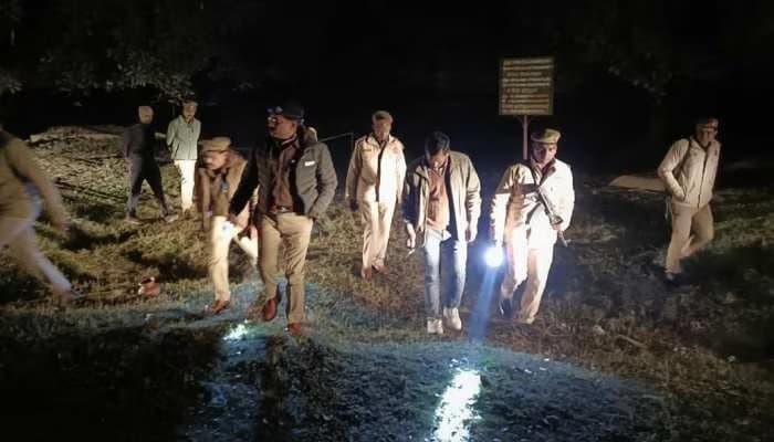Barabanki News: बाराबंकी में लूट की घटना को अंजाम देने वाले बदमाश मुठभेड़ में गिरफ्तार, एक के पैर में लगी गोली