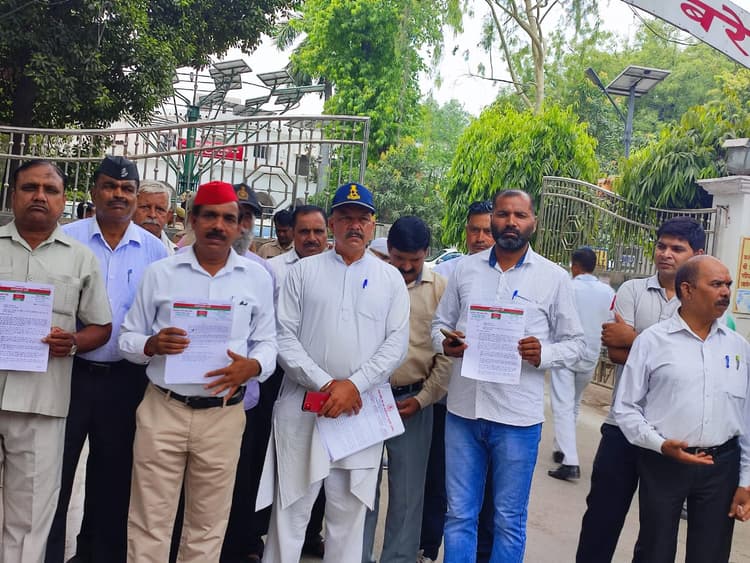 बरेली में सपा सैनिक प्रकोष्ठ ने सेना की अग्निपथ योजना को देश के लिए बताया घातक, यह भी बोले...