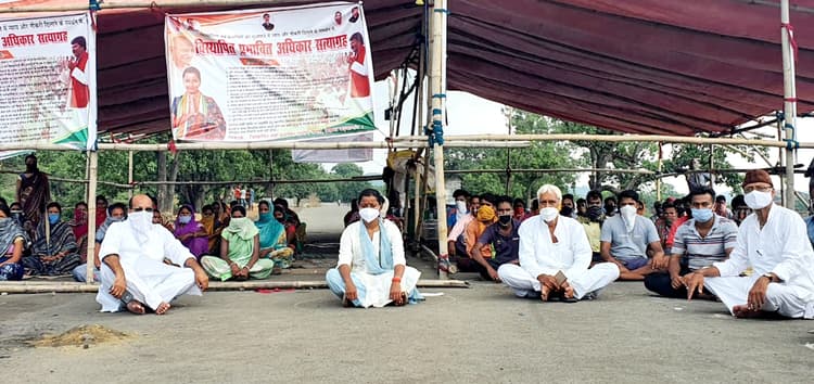 हजारीबाग में अनिश्चितकालीन धरना पर अड़े रैयत, विधायक बोलीं : मुझे मिल रही जान से मारने की धमकी