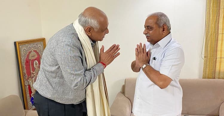 खतरे में नितिन पटेल की कुर्सी, गुजरात में भूपेंद्र पटेल ने मंत्रिमंडल का विस्तार टाला