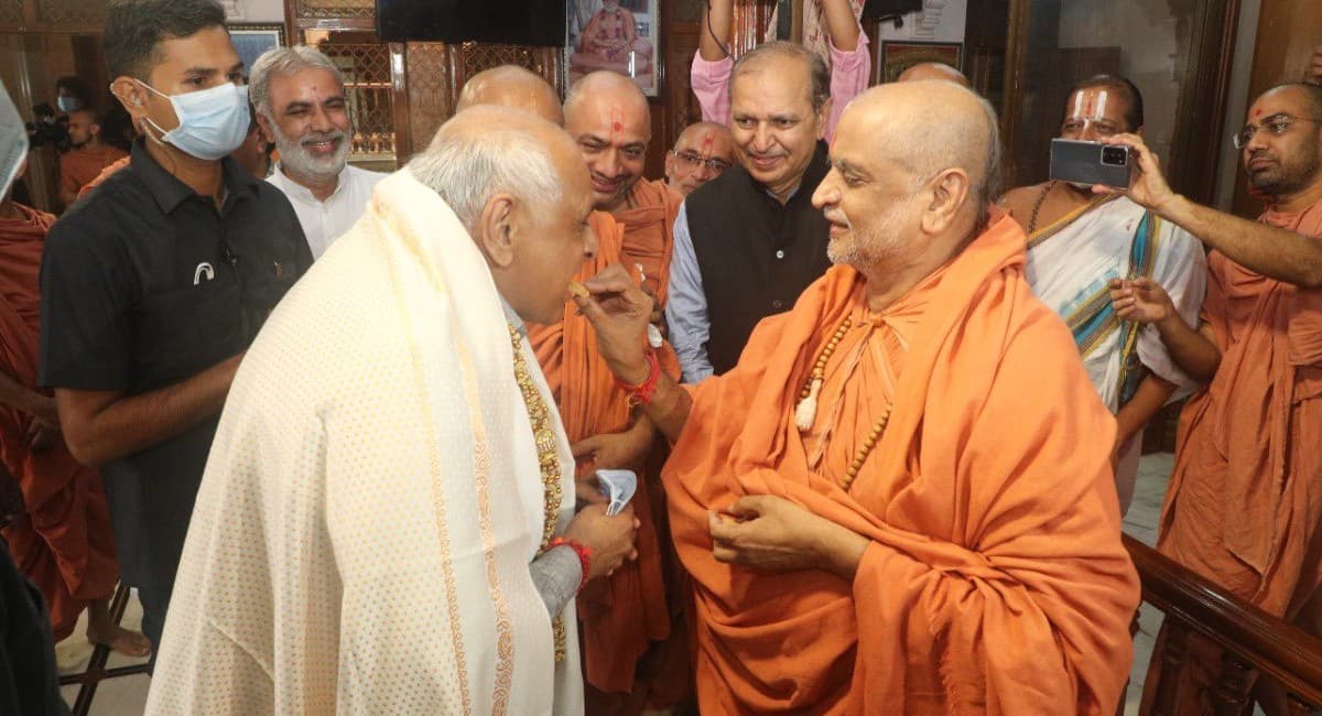 भूपेंद्र पटेल ने पहना कांटों का ताज, मुख्यमंत्री के रूप में ली शपथ, पीएम मोदी और अमित शाह ने दी बधाई