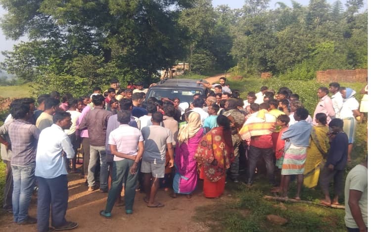 झारखंड के पूर्व कृषि मंत्री योगेंद्र साव को ग्रामीणों ने चार घंटे बनाया बंधक, जानें क्या है वजह