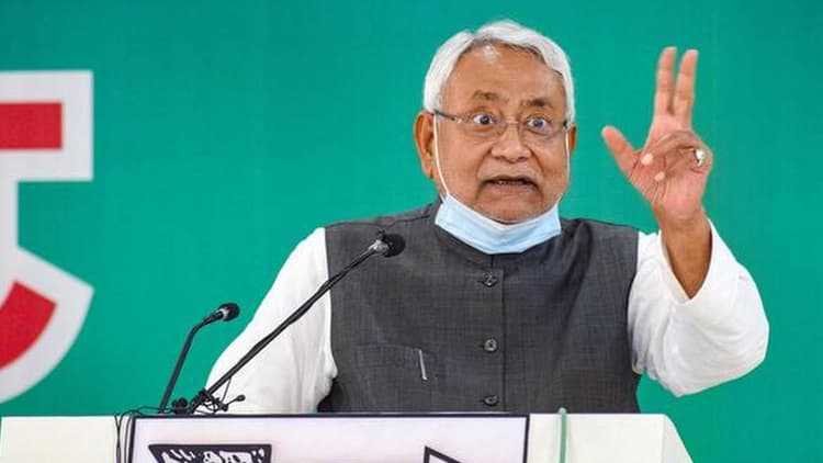 बिहार चुनाव 2020 : किशनगंज में सीएम नीतीश ने NRC-CAA पर AIMIM को घेरा, कहा- किसी में दम नहीं, हमारे लोगों को देश से बाहर कर दे