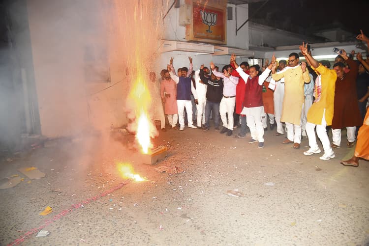 Bihar Election Result 2020: गंगा पार NDA तो इस ओर महागठबंधन को हुआ फायदा, मगध-शाहाबाद की 32 सीटों में राजग को महज 6 पर मिली जीत