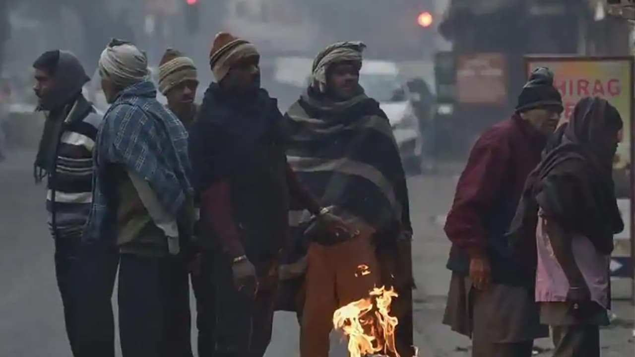 Bihar Weather Alert : कल से बढ़ेगी ठंड, मौसम होगा साफ, पटना और पूर्णिया में न्यूनतम तापमान सामान्य से तीन डिग्री अधिक