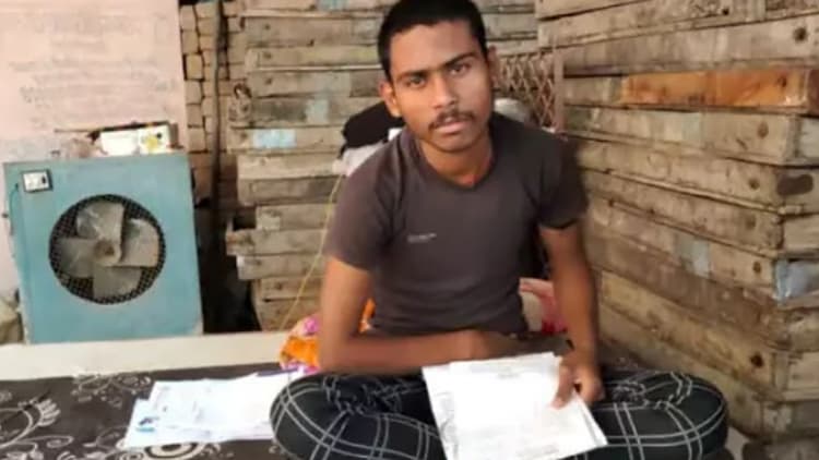 हर दिन 20 रोटी खाने वाला यह लड़का डेढ़ साल से नहीं गया शौचालय, डॉक्टर भी नहीं पकड़ पा रहे इस अजीबोगरीब बीमारी को