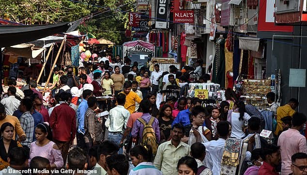 जनता कर्फ्यू को लेकर बाजारों में खरीदारों की उमड़ी भीड़