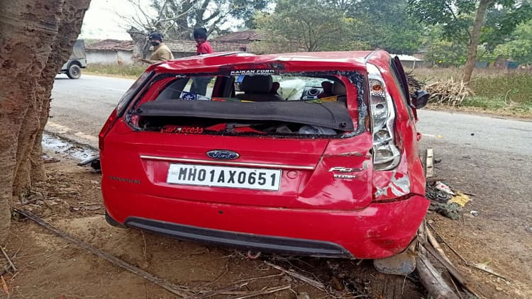 Jharkhand news: लोहरदगा के कोटा मोड़ के पास एक घर में घुसी अनियंत्रित कार, बच्ची की मौत, 3 महिला घायल