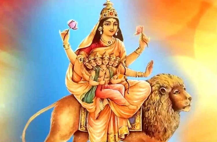 Chaitra Navratri 2021: बाल कार्तिकेय को गोद में लिए मां स्कंदमाता का अद्भुत है स्वरूप, जानें इनके इतिहास व पूजा के महत्व के बारे में