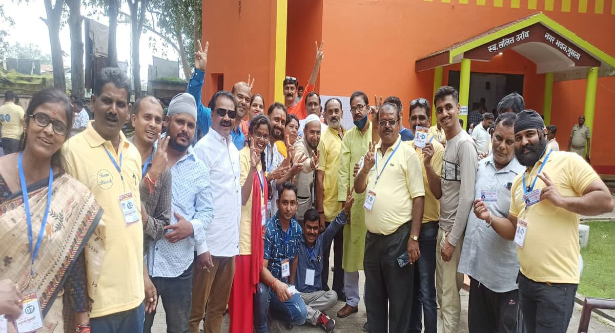 चेंबर ऑफ कॉमर्स गुमला के चुनाव में दिनेश अग्रवाल गुट की बड़ी जीत, 21 में 19 उम्मीदवार जीते