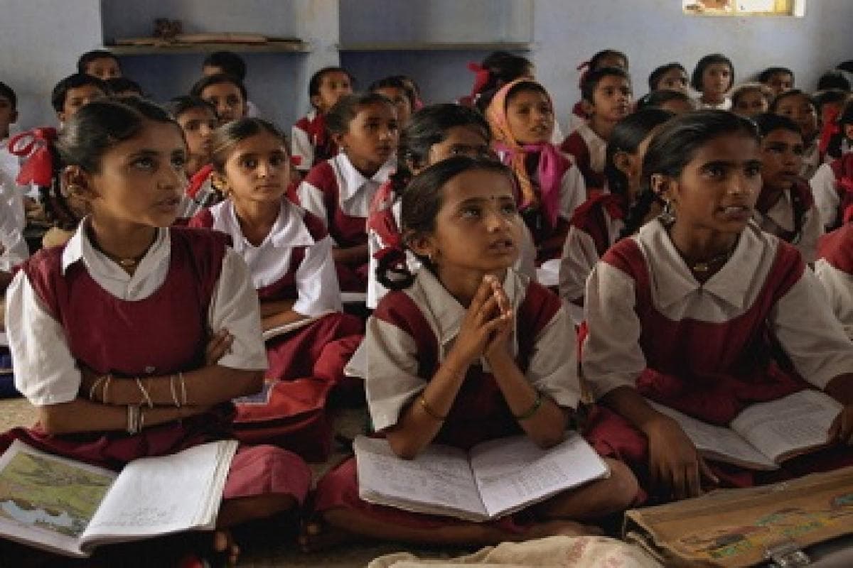 झारखंड का हाल : शिक्षकाें के वेतन पर 22 कराेड़ खर्च, पर सरकारी स्कूलों के बच्चों को अक्षर ज्ञान भी नहीं