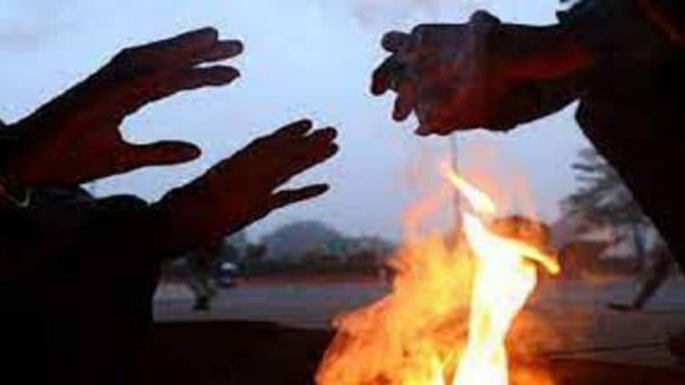 लोहरदगा में अत्यधिक ठंड बढ़ने से जनजीवन अस्त व्यस्त, हर तबके के लोग परेशान