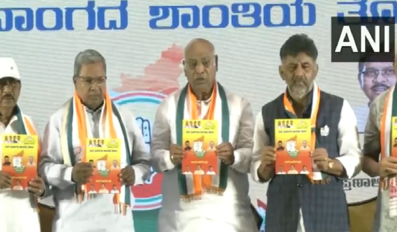 कर्नाटक चुनाव: मुफ्त बिजली, बेरोजगारों को 3000 रुपये, देखें कांग्रेस के घोषणा पत्र में और क्या है खास