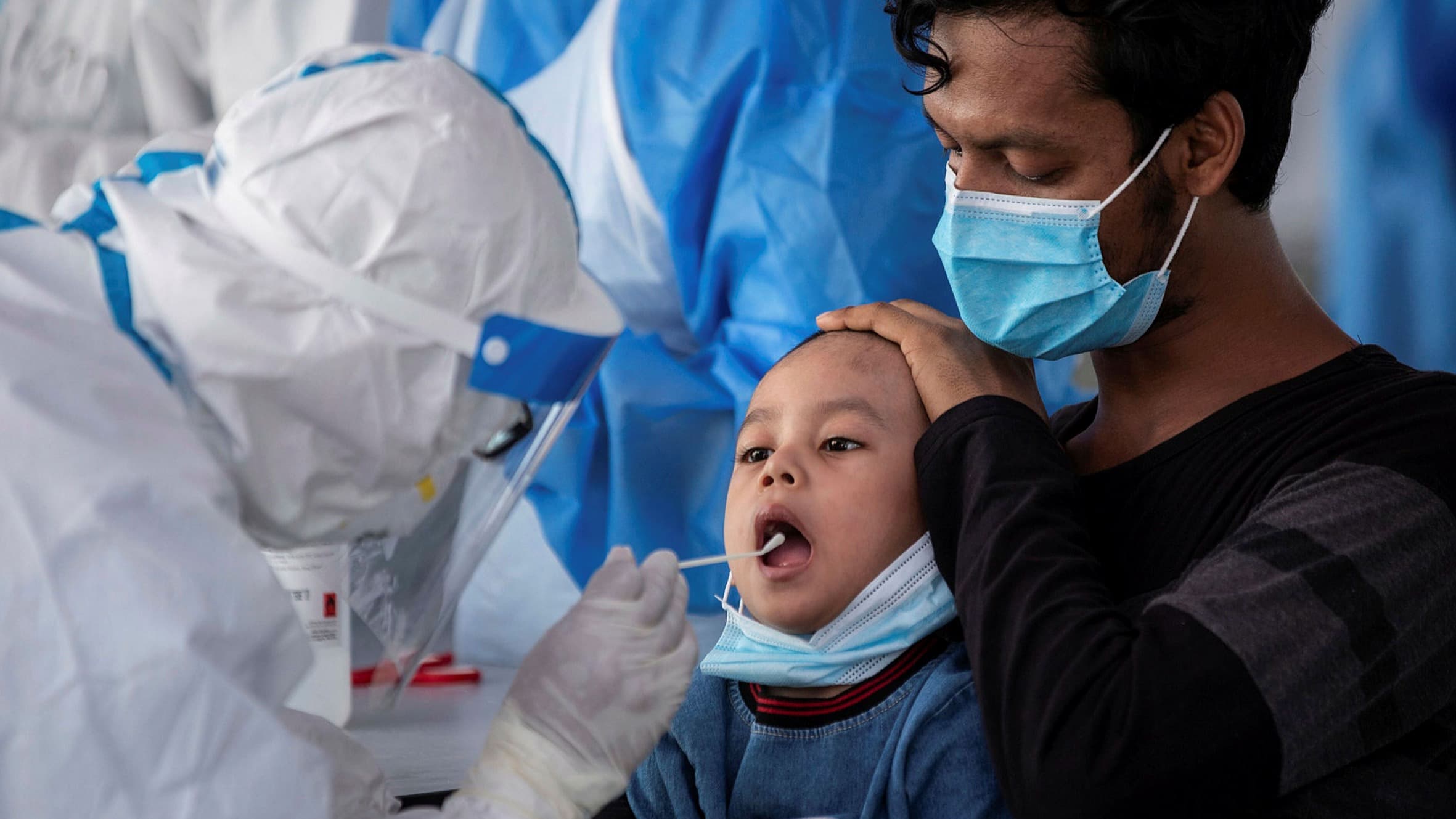 UP Corona Updates: यूपी में कोरोना के डरावने आंकड़े, नोएडा में 19 बच्चे कोविड की चपेट में