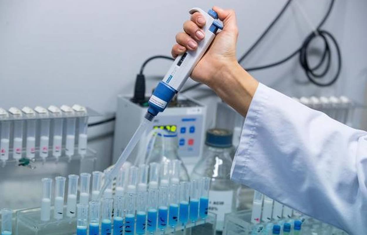 Coronavirus in Jharkhand : डोमचांच का दवा दुकानदार निकला कोरोना संक्रमित, कंटेनमेंट जोन बनाने की तैयारी