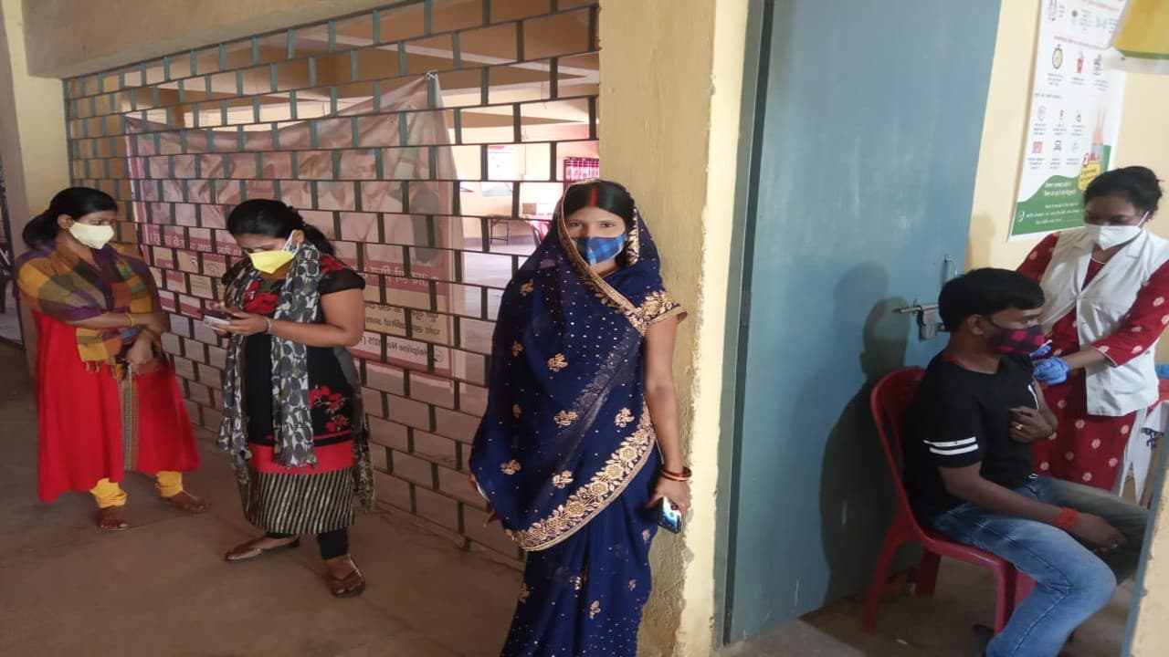 Corona Vaccination In Jharkhand : रांची में 18 प्लस वैक्सीनेशन के लिए बढ़े टीकाकरण केंद्र, 29 मई से 38 टीकाकरण केंद्रों पर लगेगी वैक्सीन
