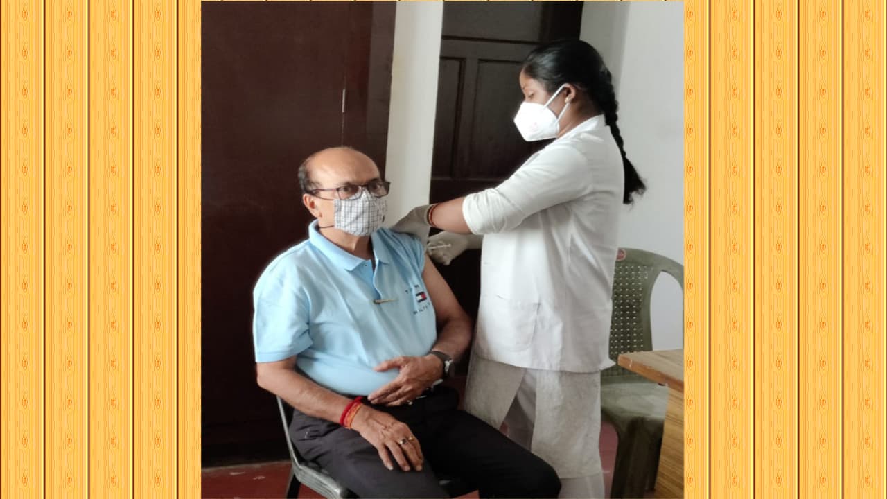 Coronavirus Vaccination News : झारखंड पहुंची कोवैक्सीन की 2 लाख डोज, जानें किस जिले को कितनी मिली वैक्सीन