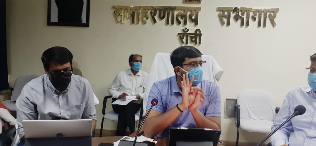 झारखंड में एक दिन में 9 नये मरीज मिलने से हड़कंप, रांची में Covid19 टास्क फोर्स की बैठक झारखंड में एक दिन में 9 नये मरीज मिलने से हड़कंप, रांची में Covid19 टास्क फोर्स की बैठक