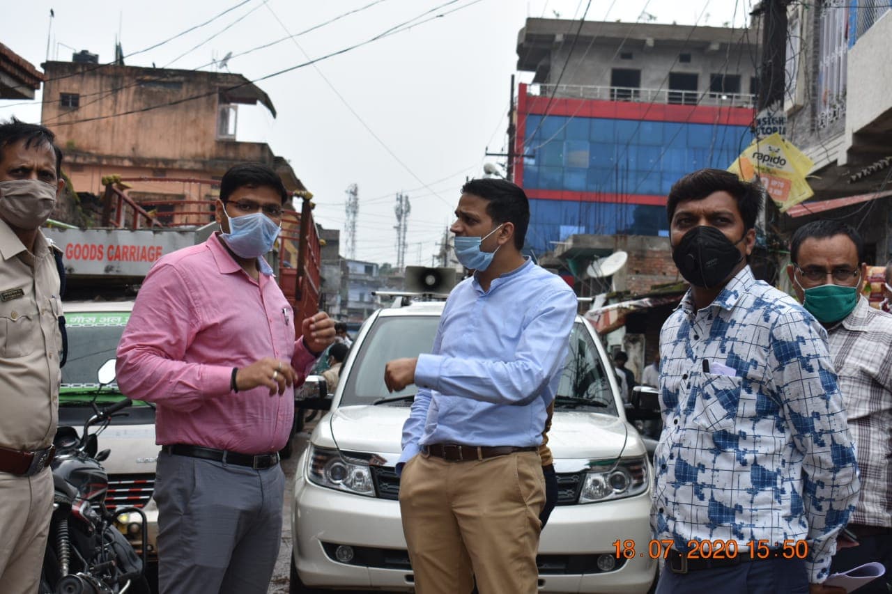 Covid19 in Ranchi: उपायुक्त ने रांची के कंटेनमेंट जोन का दौरा किया, ये 4 नये भवन कोविड केयर सेंटर में हुए तब्दील