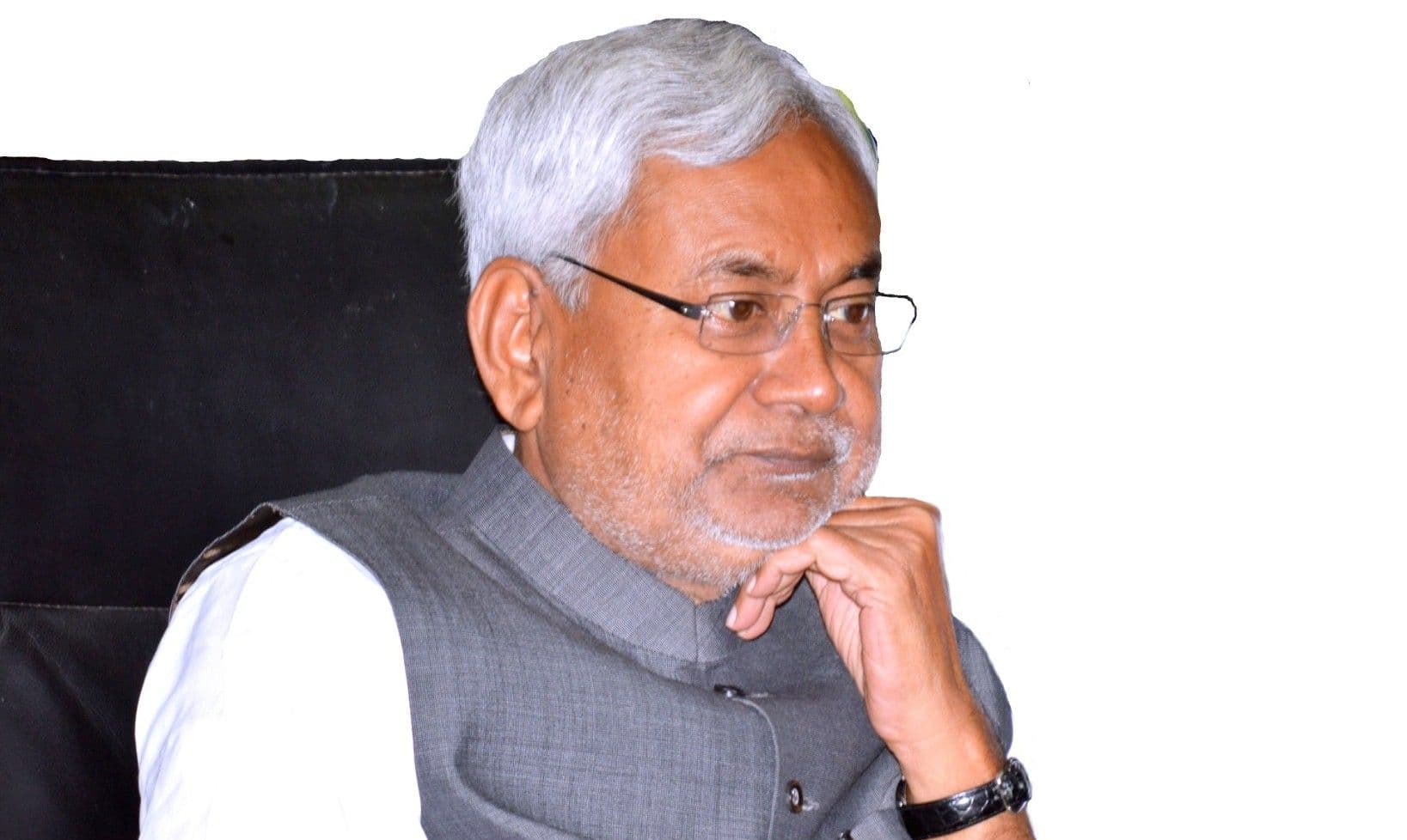 बिना आधार सीडिंग वाले राशन कार्डधारियों की शीघ्र सीडिंग करा कर एक हजार रुपये का करें भुगतान : नीतीश कुमार