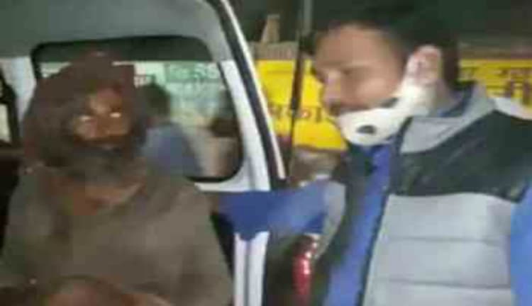 ग्वालियर में DSP ने ठंड से ठिठुरते भिखारी की मदद के लिए रोकी गाड़ी, लेकिन पास जाकर देखा तो रह गए भौंचक
