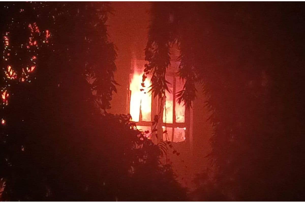 Photos : आसनसोल दुर्गापुर विकास प्राधिकरण के कार्यालय में लगी भयावह आग