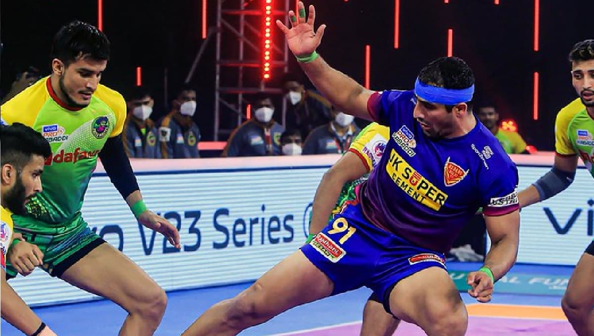 Pro Kbaddi League: दबंग दिल्ली ने पटना पाइरेट्स को 32-29 से हराया, विजय का ऑलराउंडर प्रदर्शन