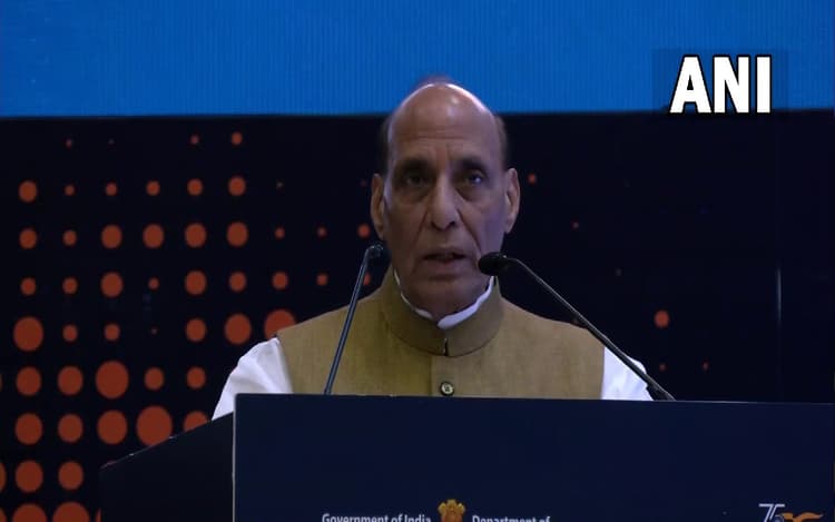 Defense Expo: दुनिया देखेगी भारत की ताकत, मंथन समारोह में बोले राजनाथ सिंह- देश में प्रतिभा की कमी नहीं