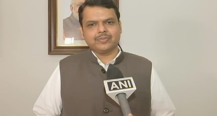 Vasooli Controversy: गृह सचिव से मिलकर देवेंद्र फडणवीस ने सौंपे सबूत, CBI से जांच कराने की मांग