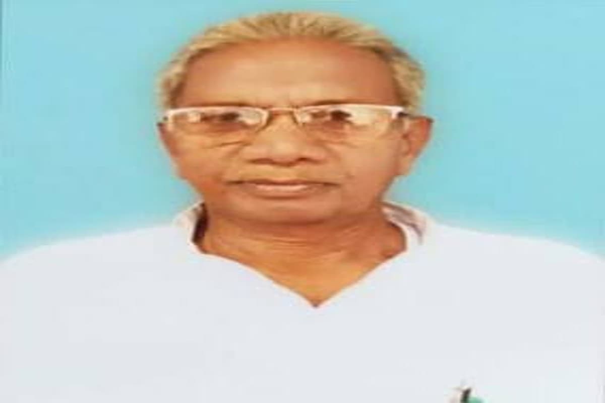 Jharkhand: पूर्व कैबिनेट मंत्री देवीधन बेसरा का निधन, 1980 में पहली बार बने थे विधायक Jharkhand: पूर्व कैबिनेट मंत्री देवीधन बेसरा का निधन, 1980 में पहली बार बने थे विधायक