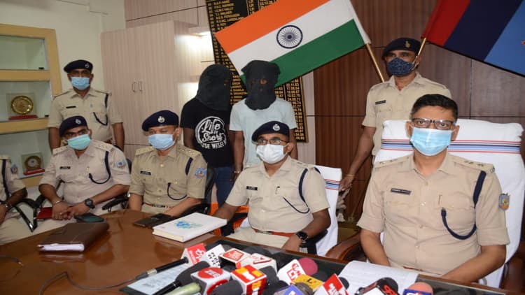 धनबाद के जज उत्तम आनंद की माैत मामले में ऑटो चालक व उसका साथी गिरफ्तार, फॉरेंसिक टीम ने जब्त ऑटो की जांच की