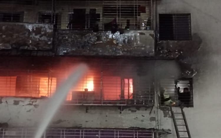 धनबाद अग्नि हादसा : मृतक के परिजनों को 4 लाख और घायलों का होगा समुचित इलाज, CM हेमंत सोरेन ने की घोषणा