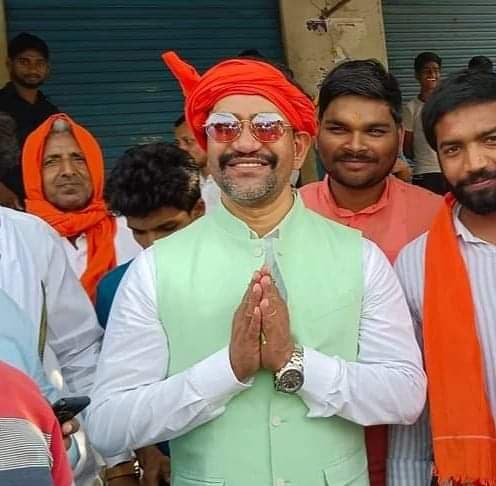 Azamgarh : 'निरहुआ 22 में अईहें कि फिर जईहें' वाली चर्चाओं संग BJP के दिग्गजों की प्रतिष्ठा दांव पर