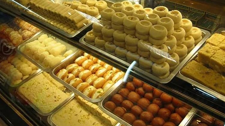 Corona के बाद मिलावटी मिठाइयां बिगाड़ेगी आपकी सेहत, बिहार में एक ही फूड लैब, 14 दिनों में आते हैं सैंपल के नतीजे