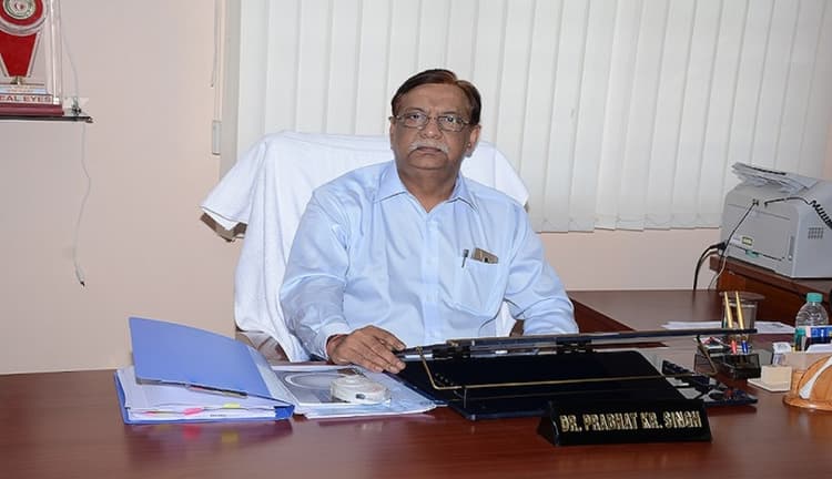 कोरोना की दो लहरों ने बिहार में मचाई तबाही, तो क्या तीसरी लहर में भी होगी भागमभाग? बचाव का उपाय बता रहे हैं पटना एम्स के निदेशक डॉ पीके सिंह