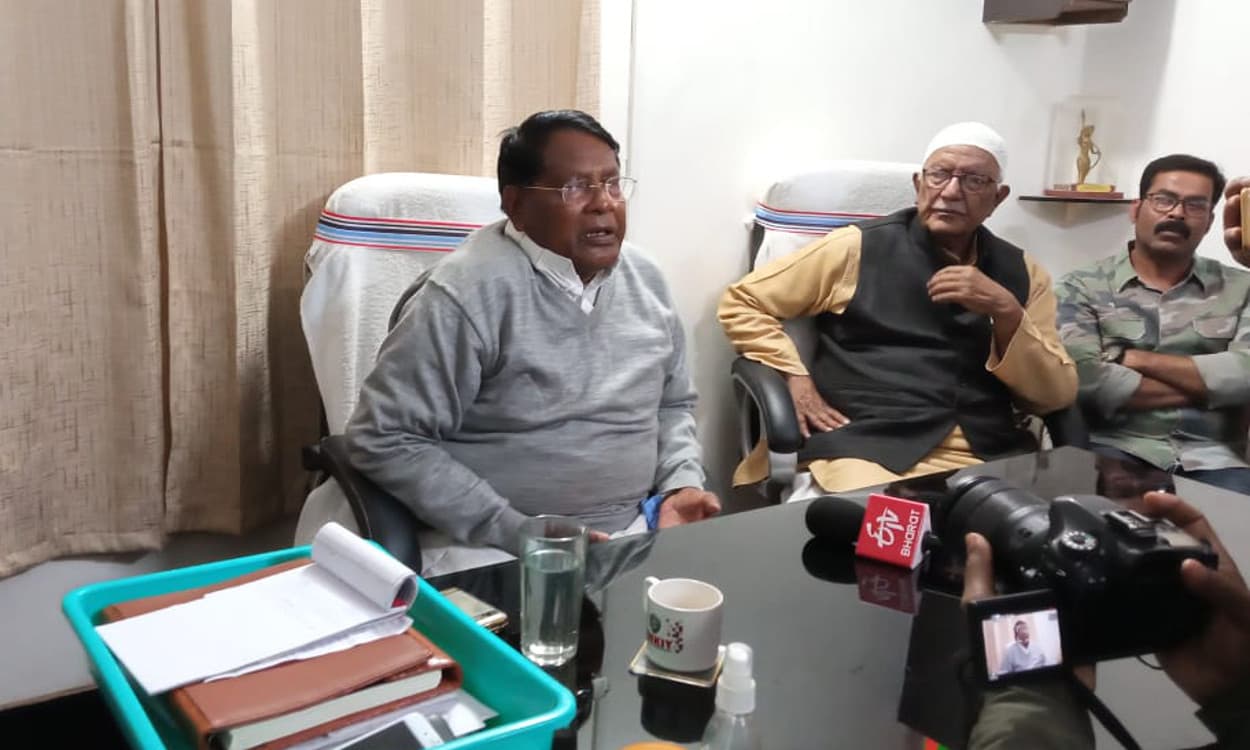 झारखंड के वित्त मंत्री डॉ रामेश्वर उरांव की जनता दरबार, सैकड़ों फरियादियों ने सुनायी अपनी समस्या