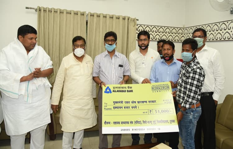 मुख्यमंत्री राहत कोष के लिए लोगों का बढ़ रहा हाथ, सीएम जता रहे हैं आभार