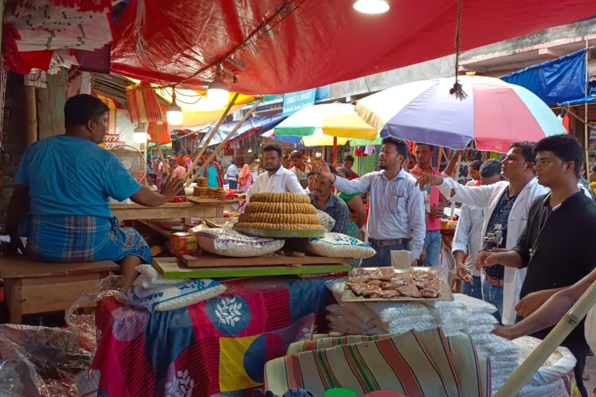 बासुकिनाथ श्रावणी मेला में नकली खोआ से पेड़ा बनाने का पकड़ाया खेल, इन पदार्थों का हो रहा था इस्तेमाल