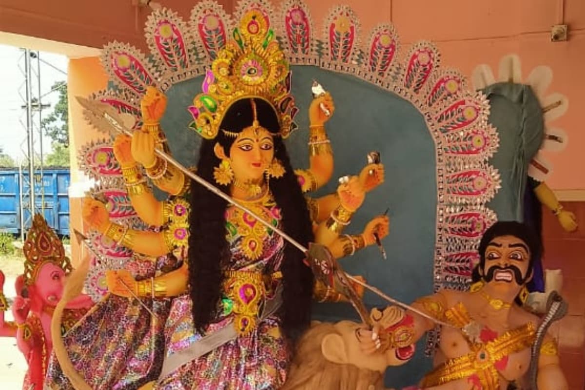 झारखंड: 100 साल से मैक्लुस्कीगंज में हो रही है दुर्गा पूजा, बंगाल के मजदूरों ने की थी शारदीय नवरात्र की शुरुआत