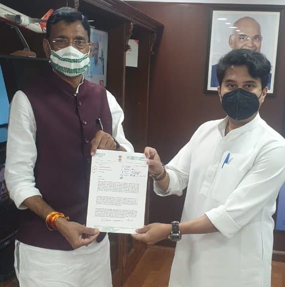 रांची और गया के लिए दरभंगा से शुरू होगी उड़ान सेवा, उड्डयन मंत्री से मिले तीनों शहरों के सांसद