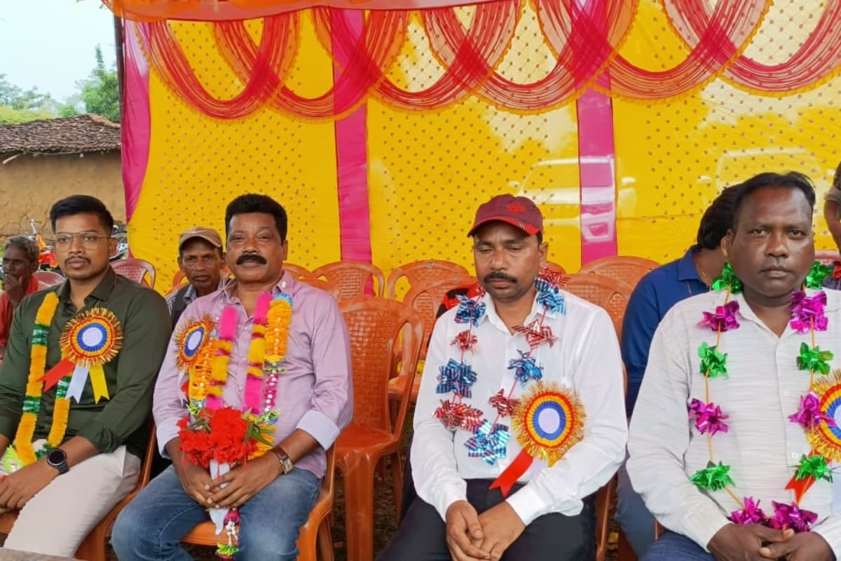 झारखंड: पूर्व मंत्री एनोस एक्का बाल-बाल बचे, हॉकी मैच के दौरान हमले का प्रयास, जांच में जुटी पुलिस